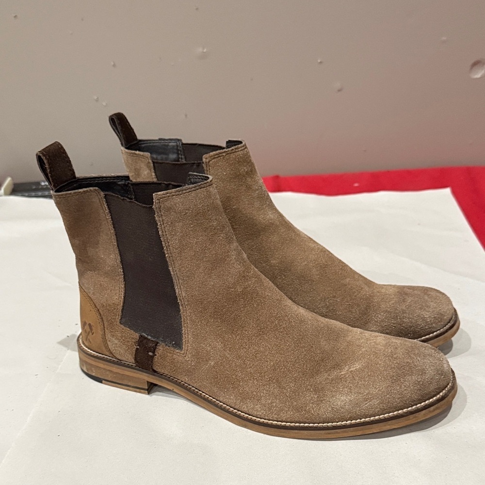 Outpost Men's Brown Suede Chelsea Boots